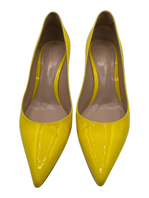 Gianvito Rossi Shoe Size 38 Yellow Patent Leather Pointed Toe Mid Heel Pumps Yellow / 38