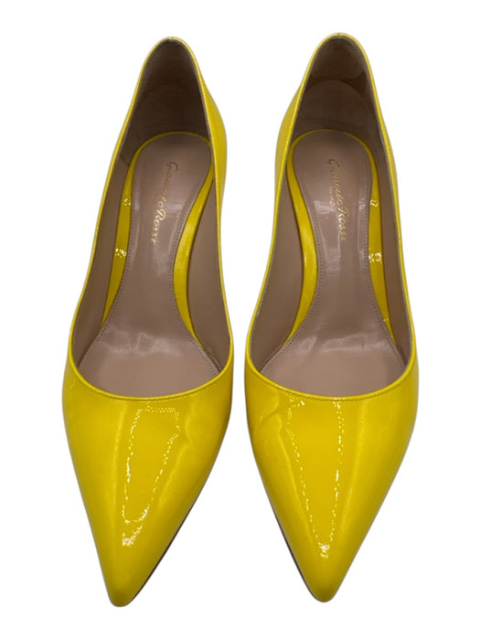 Gianvito Rossi Shoe Size 38 Yellow Patent Leather Pointed Toe Mid Heel Pumps Yellow / 38