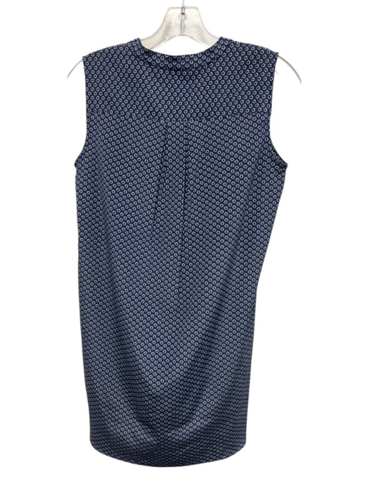 Amina Rubinacci Size 40 Blue & White Silk Blend Floral Sleeveless 1/2 Button Top Blue & White / 40