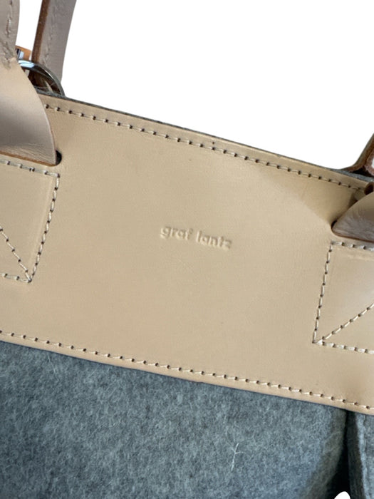 Graf Lantz Gray & Beige Wool & leather Crossbody & Hand Bag Magnetic Close Bag Gray & Beige / M/L