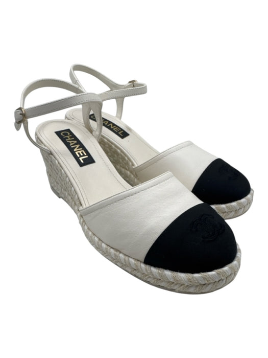 Chanel Shoe Size 42 White & Black Leather Raffia Base Cap Toe Espadrille Sandals White & Black / 42