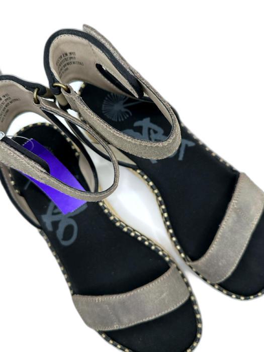 OTBT Shoe Size 8.5 Gray & Black Leather Espadrille Velcro Sandals Gray & Black / 8.5