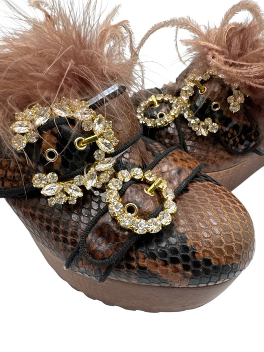 Autumn Adeigbo Shoe Size 37 Mixed Browns Leather Upper Wood Sole Feathers Clogs Mixed Browns / 37