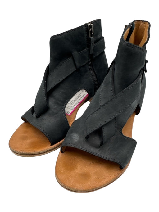 Maison Martin Margiela Shoe Size 35.5 Black Leather Zip Close Open Toe Sandals Black / 35.5