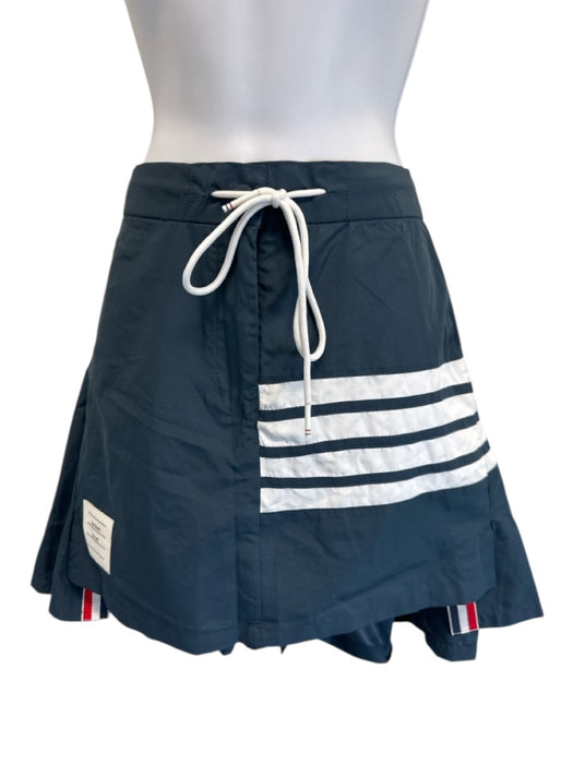 Thom Browne Size 36 Navy Blue & White Polyester Drawstring Waist Pleated Skirt Navy Blue & White / 36