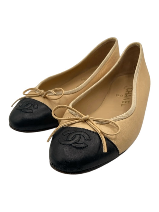 Chanel Shoe Size 6.5 Tan & black Leather Interlocking C's Cap Toe Bow Flats Tan & black / 6.5