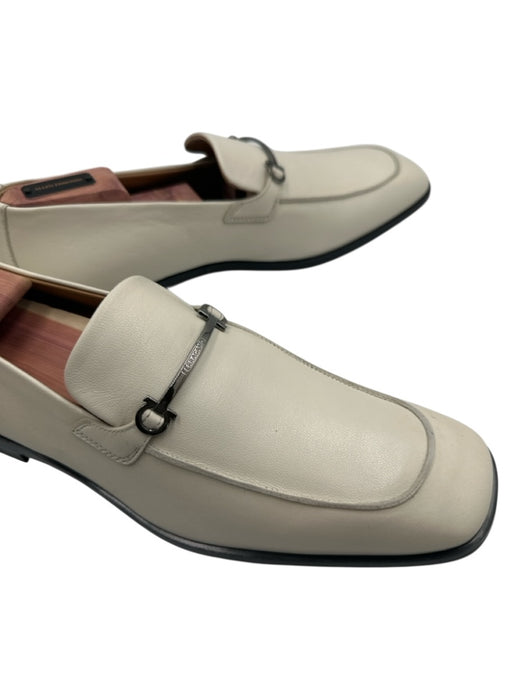 Ferragamo Shoe Size 8 Cream & Black Leather Solid Loafer Men's Shoes Cream & Black / 8