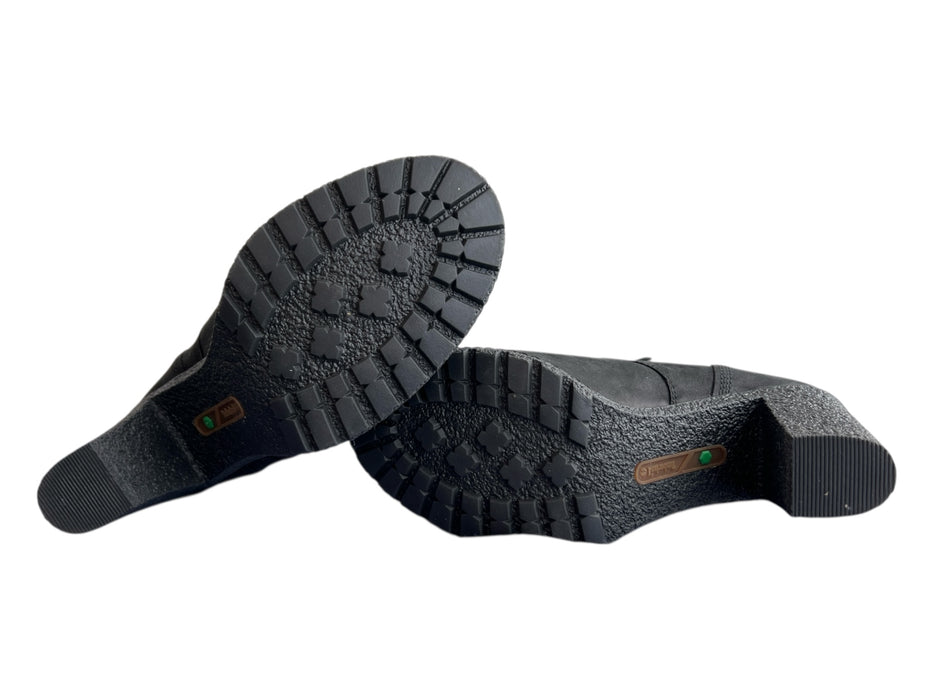 Timberland Shoe Size 9 Black Leather Upper Lace Up Rubber Lugg Sole Boots Black / 9