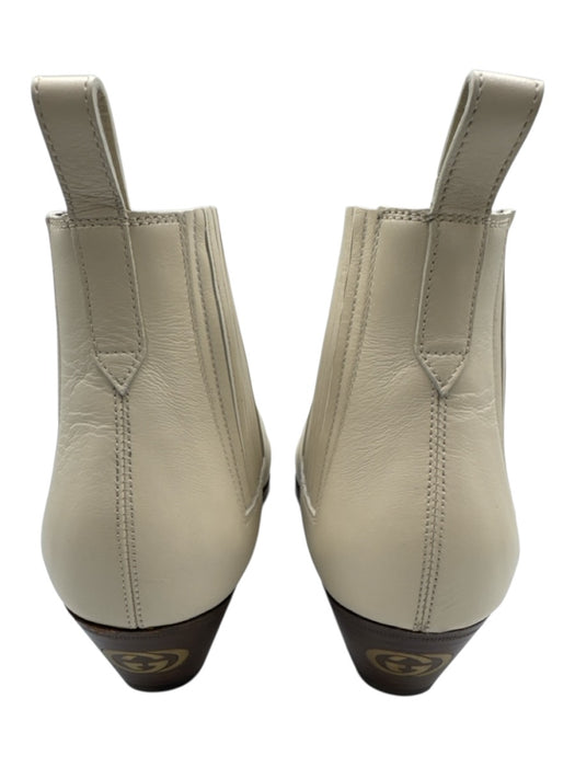 Gucci Shoe Size 40 Cream & Silver Leather Pointed Toe Elastic Sides Booties Cream & Silver / 40