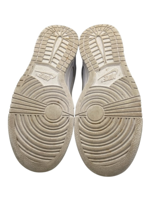 Nike Shoe Size 9 White Leather round toe Perforated Lace Up Low Top Sneakers White / 9