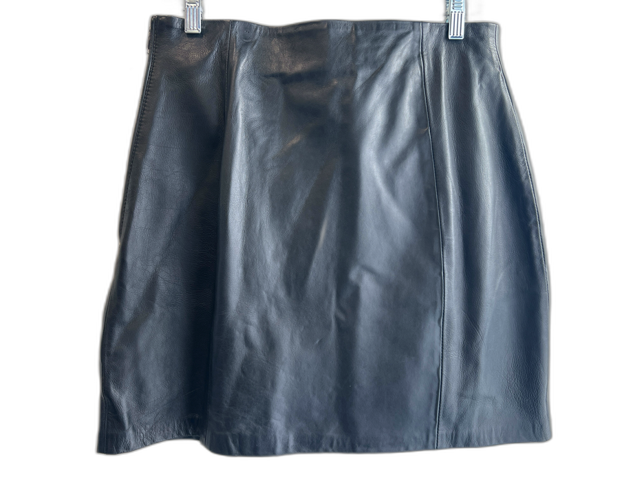 Zara Size XL Black Leather Side Zip Above Knee A Line Skirt Black / XL