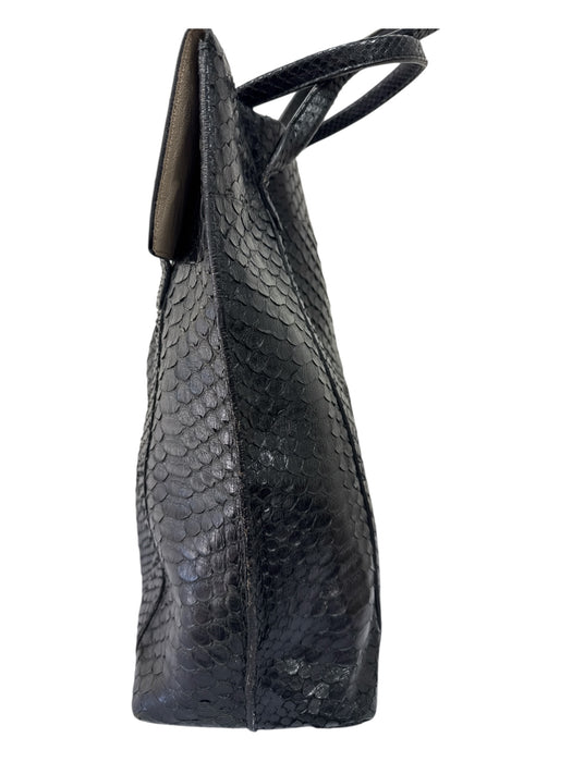 Salvatore Ferragamo Black Snake Gold hardware Logo key ring Satchel Bag Black / Large