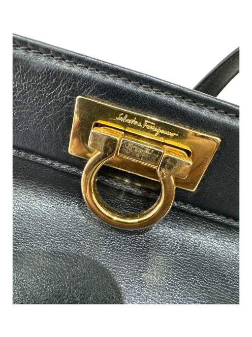 Salvatore Ferragamo Black Leather Gold hardware Logo Zip Pocket shoulder bag Bag Black / Medium
