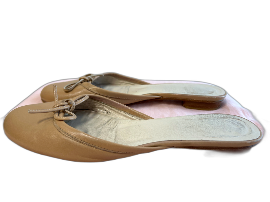 Burberry Shoe Size 36.5 Beige Leather Closed toe Round Toe Bow Detail Flat Shoes Beige / 36.5