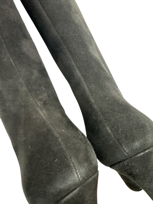 Valentino Garavani Shoe Size 38 Black Leather Suede ruffles Almond Toe Boots Black / 38