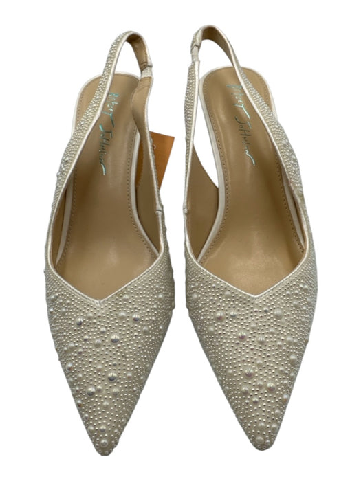 Betsey Johnson Shoe Size 8 White Synthetic Pointed Toe Faux Pearl Low Heel Pumps White / 8