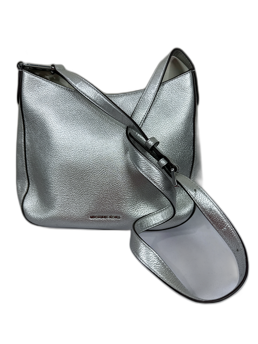 Michael Kors Silver Pebbled Leather silver tone hardware Zip Close Crossbody Bag Silver / Small