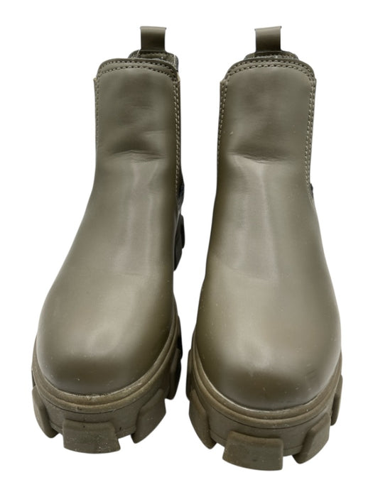 Circus Shoe Size 6.5 Olive Green Leather Round Toe Lug sole Chelsea Booties Olive Green / 6.5