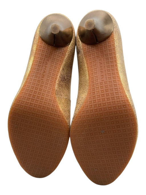 Tahari Shoe Size 7.5 Gold Leather Cracked leather Wedge Pumps Gold / 7.5