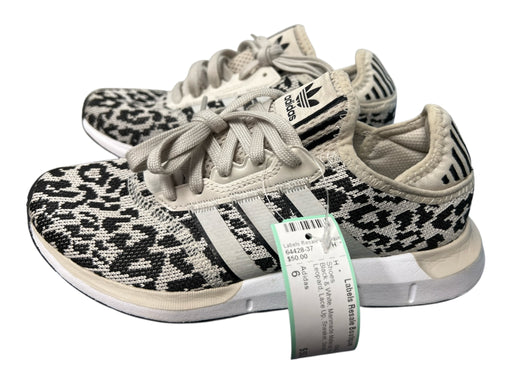 Adidas Shoe Size 6 Black & White Manmade Material Knit Leopard Lace Up Shoes Black & White / 6