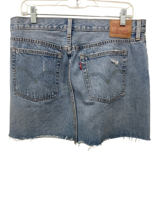 Levi's Size 31 Medium Wash Cotton Denim High Rise Distressed 5 Pocket Skirt Medium Wash / 31