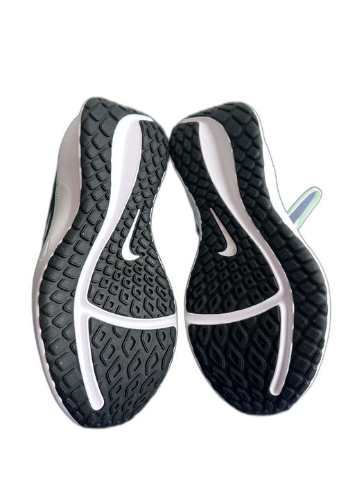 Nike Shoe Size 8 Light Green Mesh Low Top lace up Black Swoosh Sneaker Shoes Light Green / 8