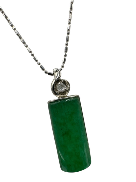 No Brand Silver Tone Small Stone Jade Pendant Necklace Crystal Detail Jewelry Silver Tone