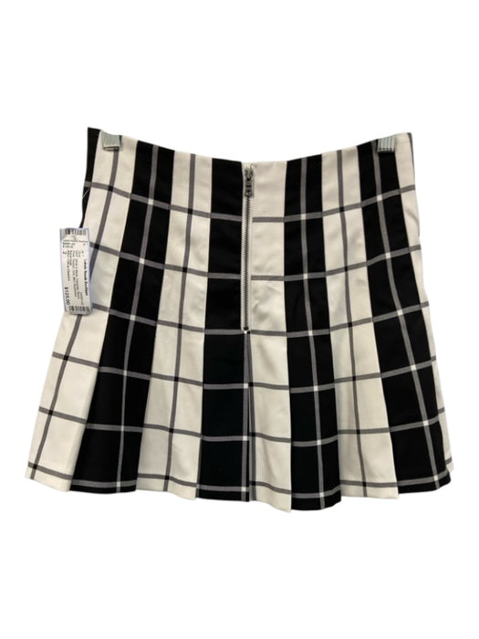 Alice + Olivia Classics Size 2 White & Black Polyester Blend Plaid Pleated Skirt White & Black / 2