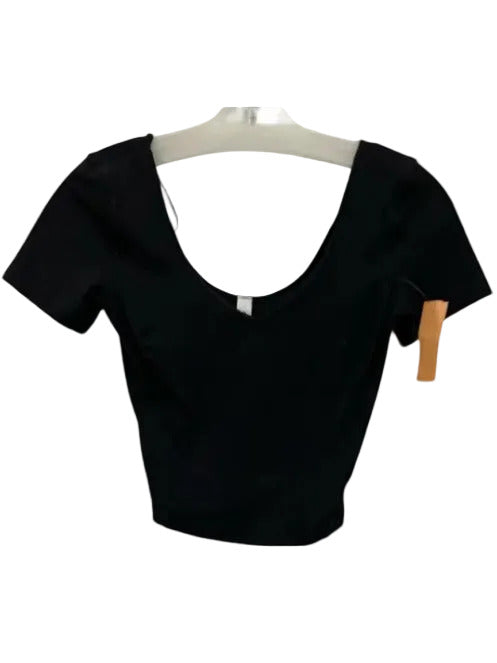 Lululemon Size 2 Black Nylon & Lycra Cropped V Neck Short Sleeve Athletic Top Black / 2