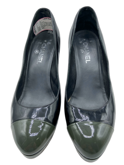 Chanel Shoe Size 41 Black & Green Patent Leather Cap Toe Round Toe Pumps Black & Green / 41