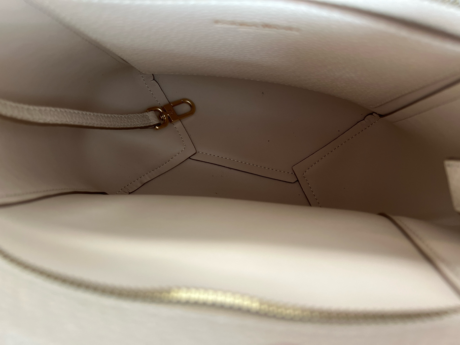 Parisa Wang Cream Pebble Leather Interior Pocket Zip Top 1 strap Bucket Bag Cream / Medium