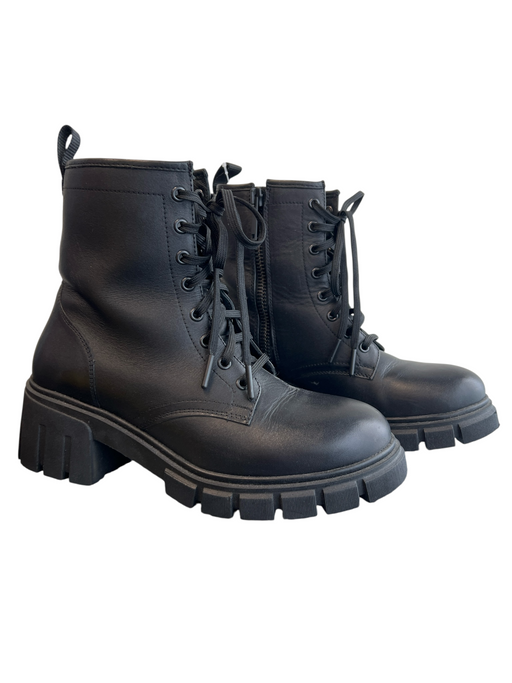 Thursday Shoe Size 8.5 Black Manmade Material Lace Up Side Zip Platform Boots Black / 8.5
