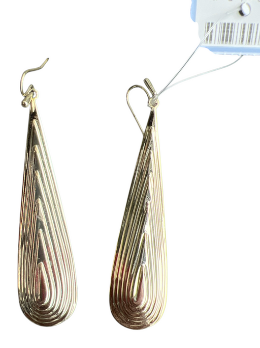 Kendra Scott Gold Tone Metal Filigree Detail elongated Tear Drop Dangle Earrings Gold Tone