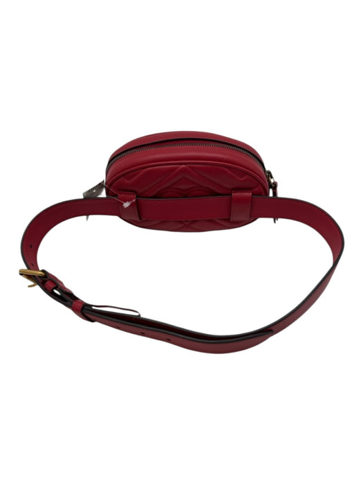 Gucci Red Leather Chevron Fanny Pack Gold Hardware Belt Bag Bag Red / Small
