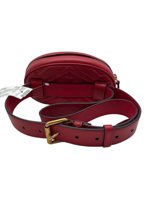 Gucci Red Leather Chevron Fanny Pack Gold Hardware Belt Bag Bag Red / Small