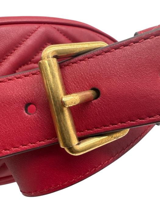Gucci Red Leather Chevron Fanny Pack Gold Hardware Belt Bag Bag Red / Small