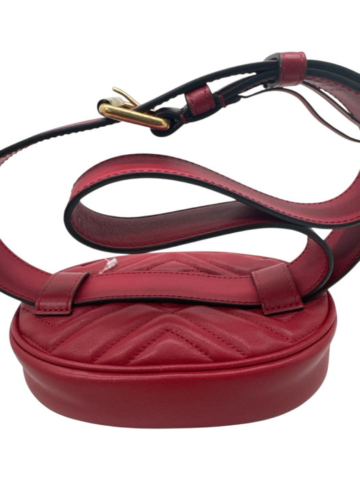 Gucci Red Leather Chevron Fanny Pack Gold Hardware Belt Bag Bag Red / Small