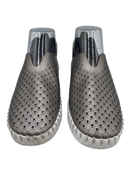 Ilse Jacobsen Shoe Size 39 Pewter & White Laser Cut Slip On Sneakers Pewter & White / 39
