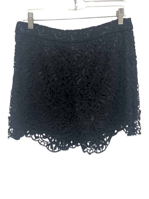 Burberry Size 6 Black Cotton Blend Lace Overlay Side Zip Scalloped Edge Shorts Black / 6