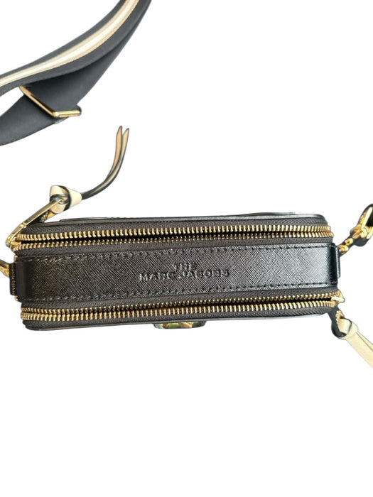 Marc Jacobs Tan & black Pleather Gold hardware Crossbody Strap Purse Tan & black