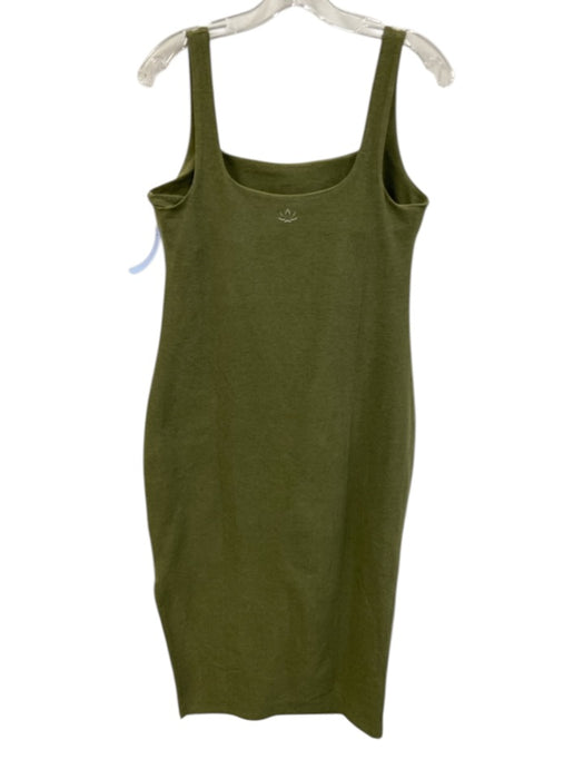Beyond Yoga Size L Green Polyester Blend Heathered built in shorts Dress Green / L