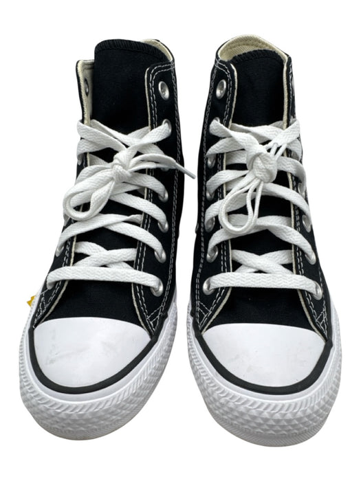 Converse Shoe Size 7 Black & White Canvas Round Toe Cap Toe Lace Up Sneakers Black & White / 7