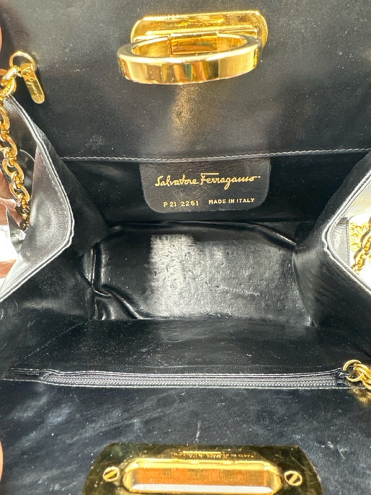Ferragamo Black Leather Logo Vintage Chain Bag Black / Small