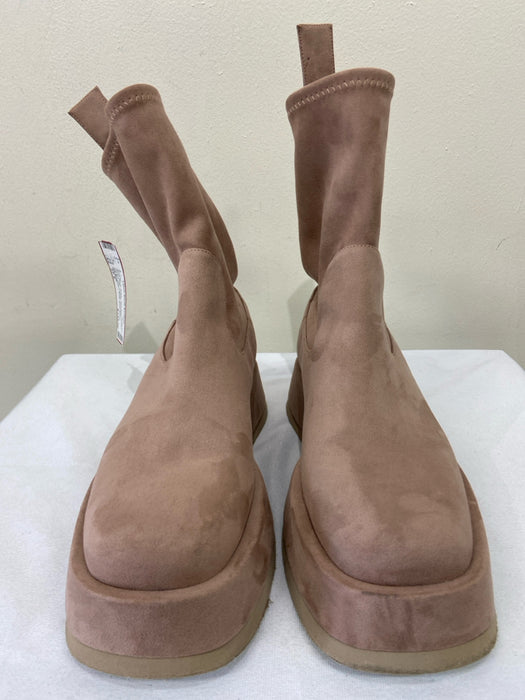 GIA/RHW Shoe Size 37.5 Blush Beige Suede Sock Boot Chunky Square Toe Booties