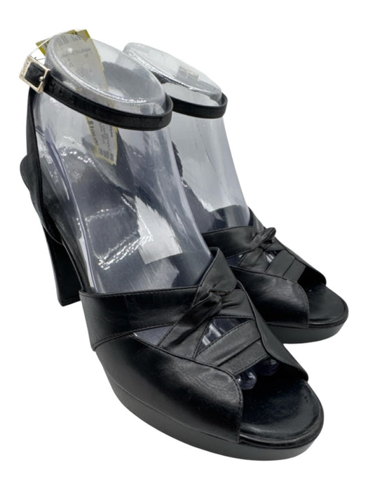 Celine Shoe Size 40B Black Leather Upper Twist Detail Ankle Buckle Sandals Black / 40B