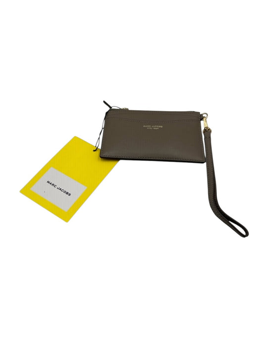 Marc Jacobs Greige Leather Zip Top Side Slots Removable Strap Wallets Greige