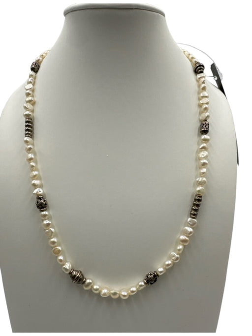 White & Silver Freshwater Pearl Metal Beads Choker Hook & Eye Closure Necklace White & Silver
