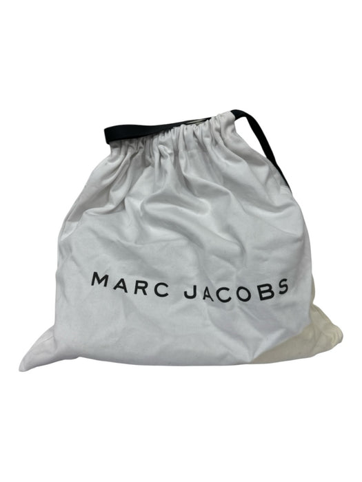 Marc Jacobs Black Pebbled Leather Gold Tone Hardware Rectangle Logo Bag Black / Medium