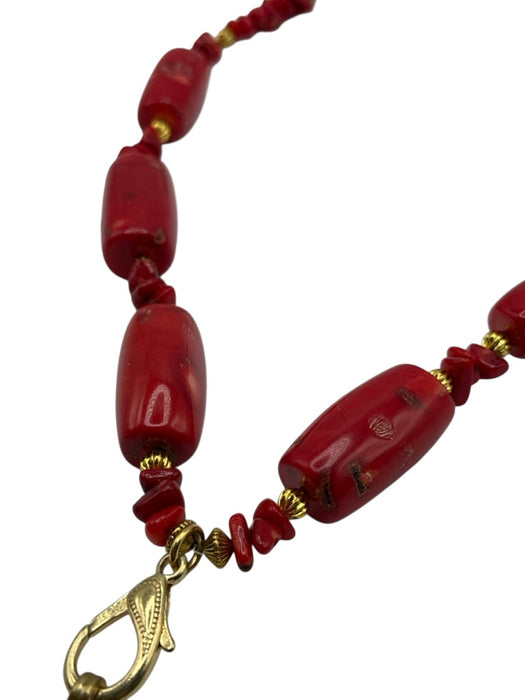 Red Gold Tone Metal Coral Beaded Pendant Lobster Clasp Necklace Red