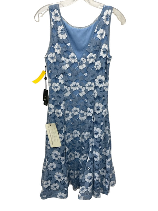 Adriana Papell Size 4 Light blue & white Polyester Blend Sleeveless Dress Light blue & white / 4